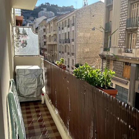 Apartment Modern With Balcony And Ac Walk To Tramway Near Center