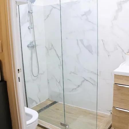 Apartment Modern With Balcony And Ac Walk To Tramway Near Center *