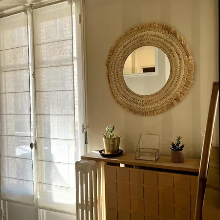 Modern With Balcony And Ac Walk To Tramway Near Center Apartment